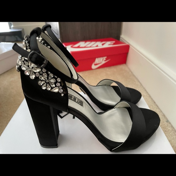 David’s Bridal Vera Wong Collection Black Heels Size 8 - Picture 7 of 10